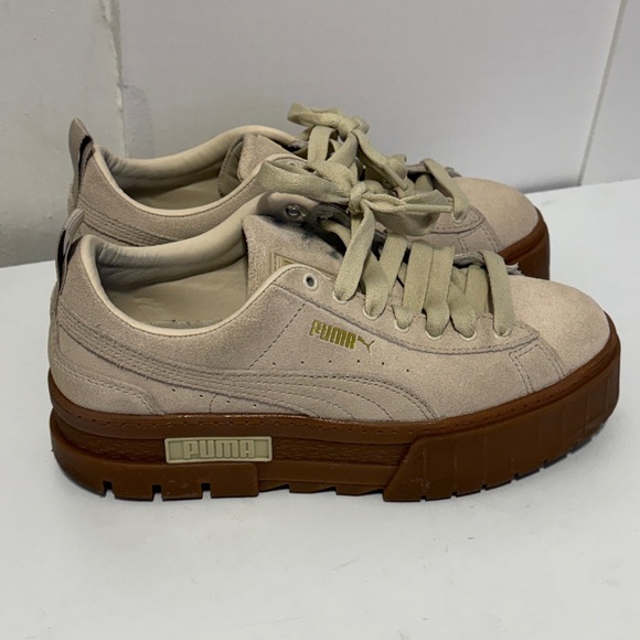 Puma Beige Sneakers with Tan Soles - Picture 2 of 8